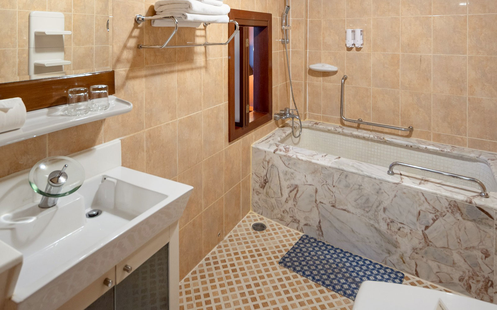Erawan Suite A