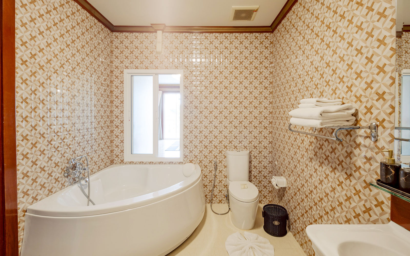 Erawan Suite B
